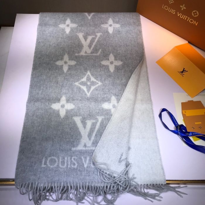 Louis Vuitton Scarf LV00039